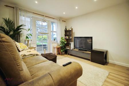 1 bedroom Flat to let in Queen Alexandra Road, Town Center, High Wycombe, HP11