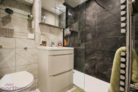 1 bedroom Flat to let in Queen Alexandra Road, Town Center, High Wycombe, HP11