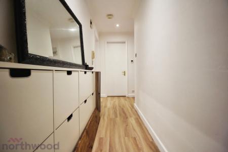 1 bedroom Flat to let in Queen Alexandra Road, Town Center, High Wycombe, HP11