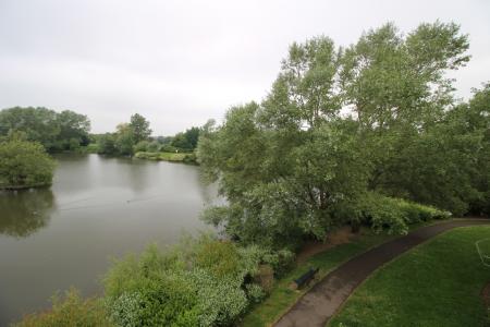 2 bedroom Flat to let in Guillemot Way, Aylesbury, HP19