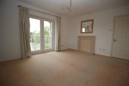 2 bedroom Flat to let in Guillemot Way, Aylesbury, HP19
