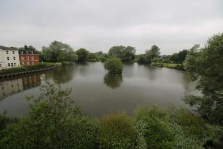 2 bedroom Flat to let in Guillemot Way, Aylesbury, HP19