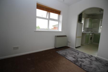 2 bedroom Flat to let in Guillemot Way, Aylesbury, HP19