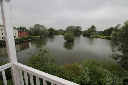 2 bedroom Flat to let in Guillemot Way, Aylesbury, HP19