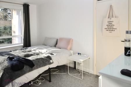 2 bedroom Flat for sale in Amersham Hill, High Wycombe, HP13