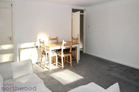 2 bedroom Flat for sale in Amersham Hill, High Wycombe, HP13