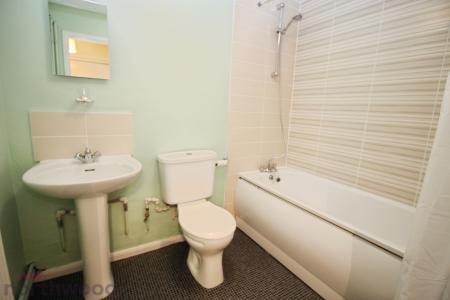 2 bedroom Flat for sale in Springfield Road, Chesham, HP5