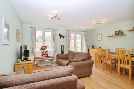 3 bedroom End of terrace house for sale in Coates Lane, High Wycombe, HP13