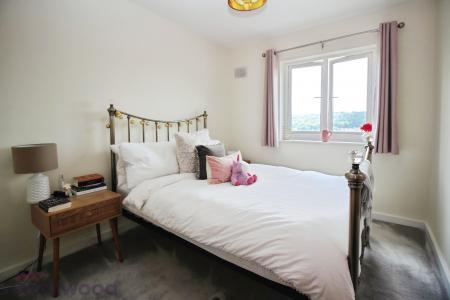 2 bedroom Flat for sale in Tadros Court, High Wycombe, HP13