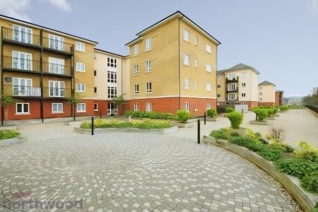 2 bedroom Flat for sale in Tadros Court, High Wycombe, HP13