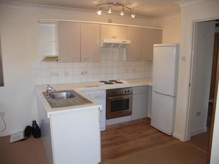 2 bedroom Flat for sale in St Georges Court, Eaton Avenue, High Wycombe, HP12