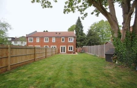 3 bedroom End of terrace house to let in Coates Lane, High Wycombe, HP13