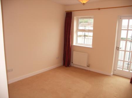 3 bedroom Flat to let in Dean Street, Marlow, SL7