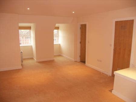 3 bedroom Flat to let in Dean Street, Marlow, SL7