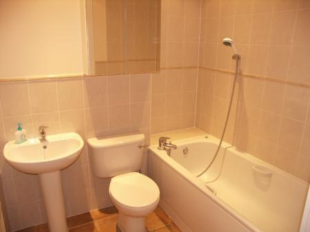 3 bedroom Flat to let in Dean Street, Marlow, SL7