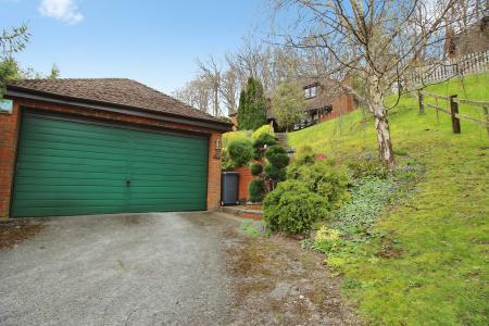 4 bedroom Detached house for sale in Hillside Road, Penn, HP10