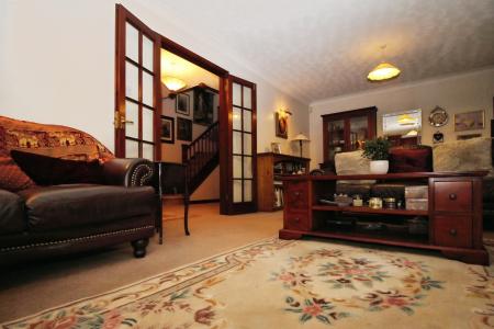 4 bedroom Detached house for sale in Hillside Road, Penn, HP10