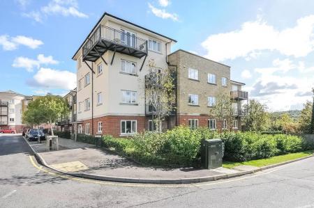 2 bedroom Flat to let in Ercolani Avenue, Tadros Court, High Wycombe, HP13
