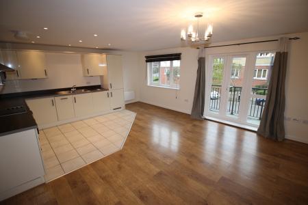 2 bedroom Flat to let in Ercolani Avenue, Tadros Court, High Wycombe, HP13