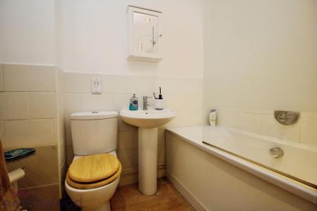 2 bedroom Flat for sale in Woodley Court, West Wycombe Rd, High Wycombe, HP12