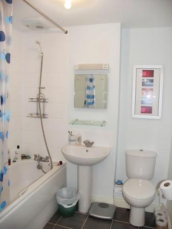 2 bedroom Flat to let in Wye Gardens, High Wycombe, HP12