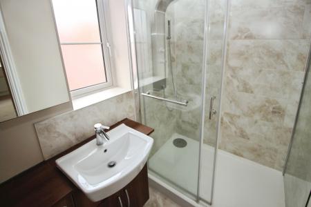 4 bedroom Semi-detached house for sale in Collington Rd, Berryfields, Aylesbury, HP18