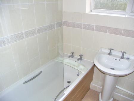 3 bedroom Terraced House for sale in Hillview, Saunderton, HP14