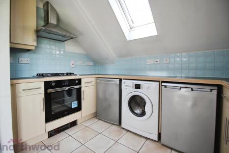 2 bedroom Flat to let in Morris Mews, Rugby Rise, Loudwater, HP11