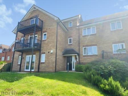 2 bedroom Flat to let in Morris Mews, Rugby Rise, Loudwater, HP11