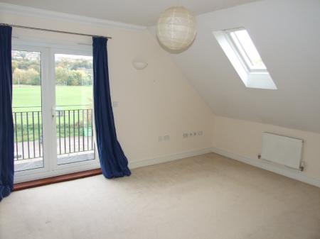 2 bedroom Flat to let in Morris Mews, Rugby Rise, Loudwater, HP11