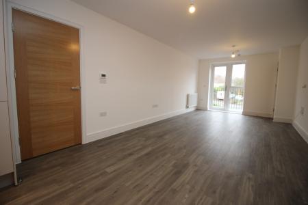 1 bedroom Flat to let in Suffield Lodge, Suffield Hill, High Wycombe, HP11