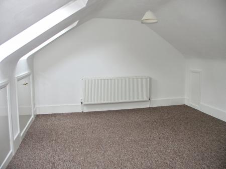 2 bedroom Flat to let in London Road, High Wycombe, HP11