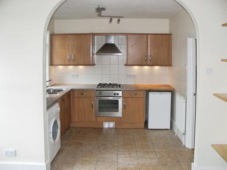 2 bedroom Flat to let in London Road, High Wycombe, HP11