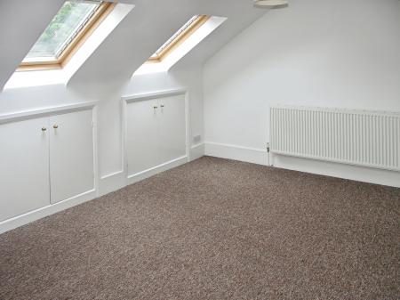 2 bedroom Flat to let in London Road, High Wycombe, HP11