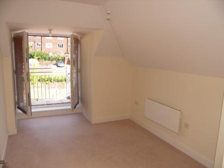 2 bedroom Flat to let in Wright Place, High Wycombe, HP13