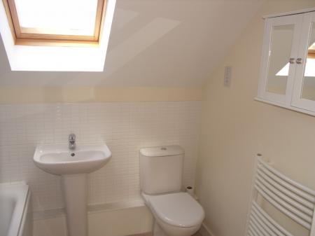 2 bedroom Flat to let in Wright Place, High Wycombe, HP13