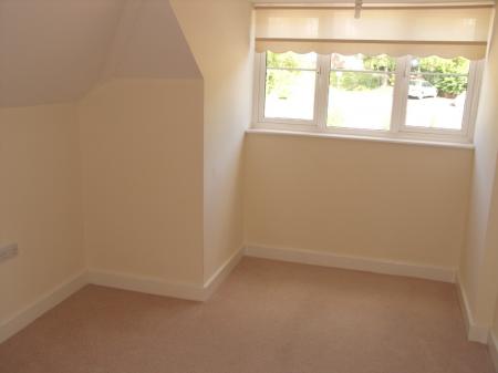2 bedroom Flat to let in Wright Place, High Wycombe, HP13