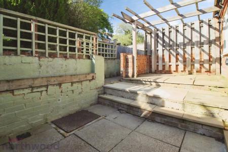 2 bedroom Semi-detached house to let in Roebuck Avenue, High Wycombe, HP13