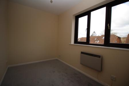 2 bedroom Flat to let in Maitland Drive, Hamilton Road, High Wycombe, HP13