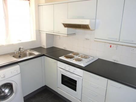 2 bedroom Flat to let in Maitland Drive, Hamilton Road, High Wycombe, HP13