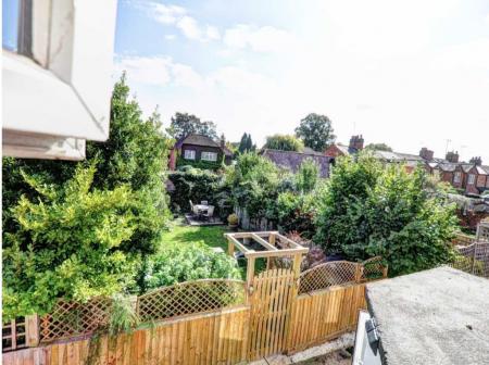 2 bedroom Maisonette for sale in Station Road, Marlow, SL7