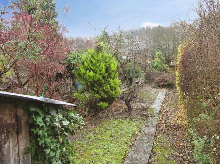 3 bedroom Semi-detached house to let in Totteridge Avenue, High Wycombe, HP13