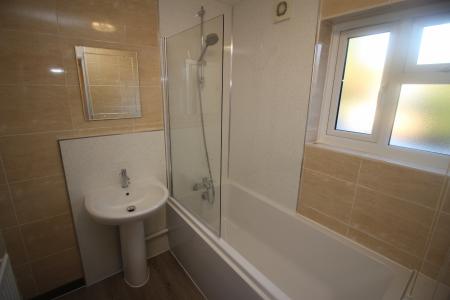 3 bedroom Semi-detached house to let in Totteridge Avenue, High Wycombe, HP13