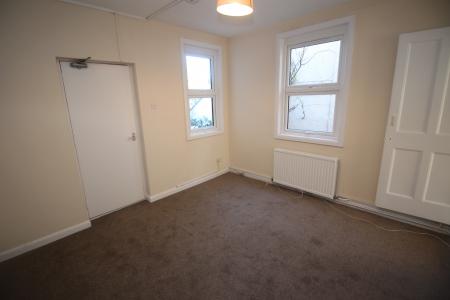 3 bedroom Semi-detached house to let in Totteridge Avenue, High Wycombe, HP13