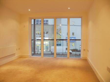 1 bedroom Flat for sale in Ryemead Way, High Wycombe, HP11