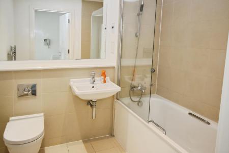 1 bedroom Flat for sale in Ryemead Way, High Wycombe, HP11