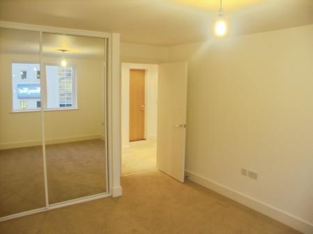 1 bedroom Flat for sale in Ryemead Way, High Wycombe, HP11