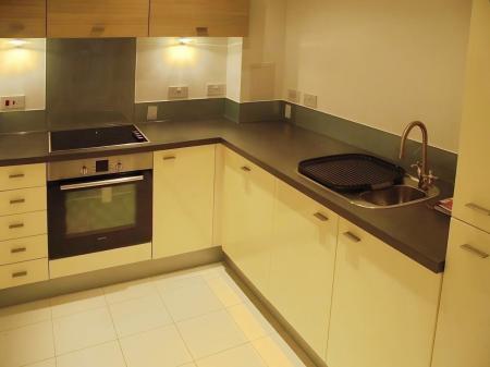 1 bedroom Flat for sale in Ryemead Way, High Wycombe, HP11