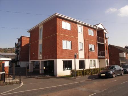 1 bedroom Flat to let in Beaumont Court, Abercromby Avenue, High Wycombe, HP12
