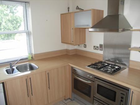 2 bedroom Flat to let in De Havilland Drive, Hazlemere, HP15
